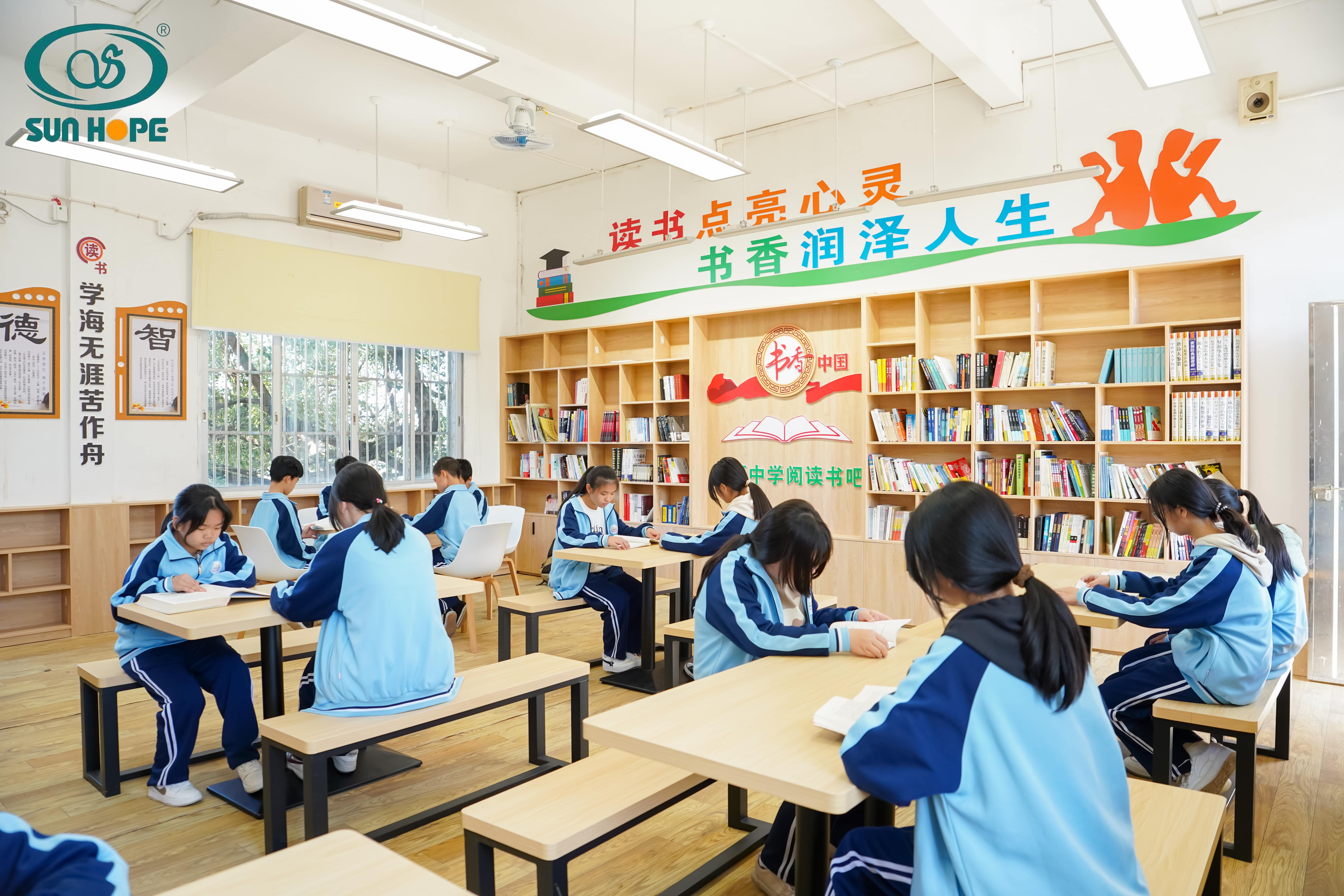 天津高校大学生记者走进九游官方站网站入口公益小学开展“书香悦读，筑梦成长”活动